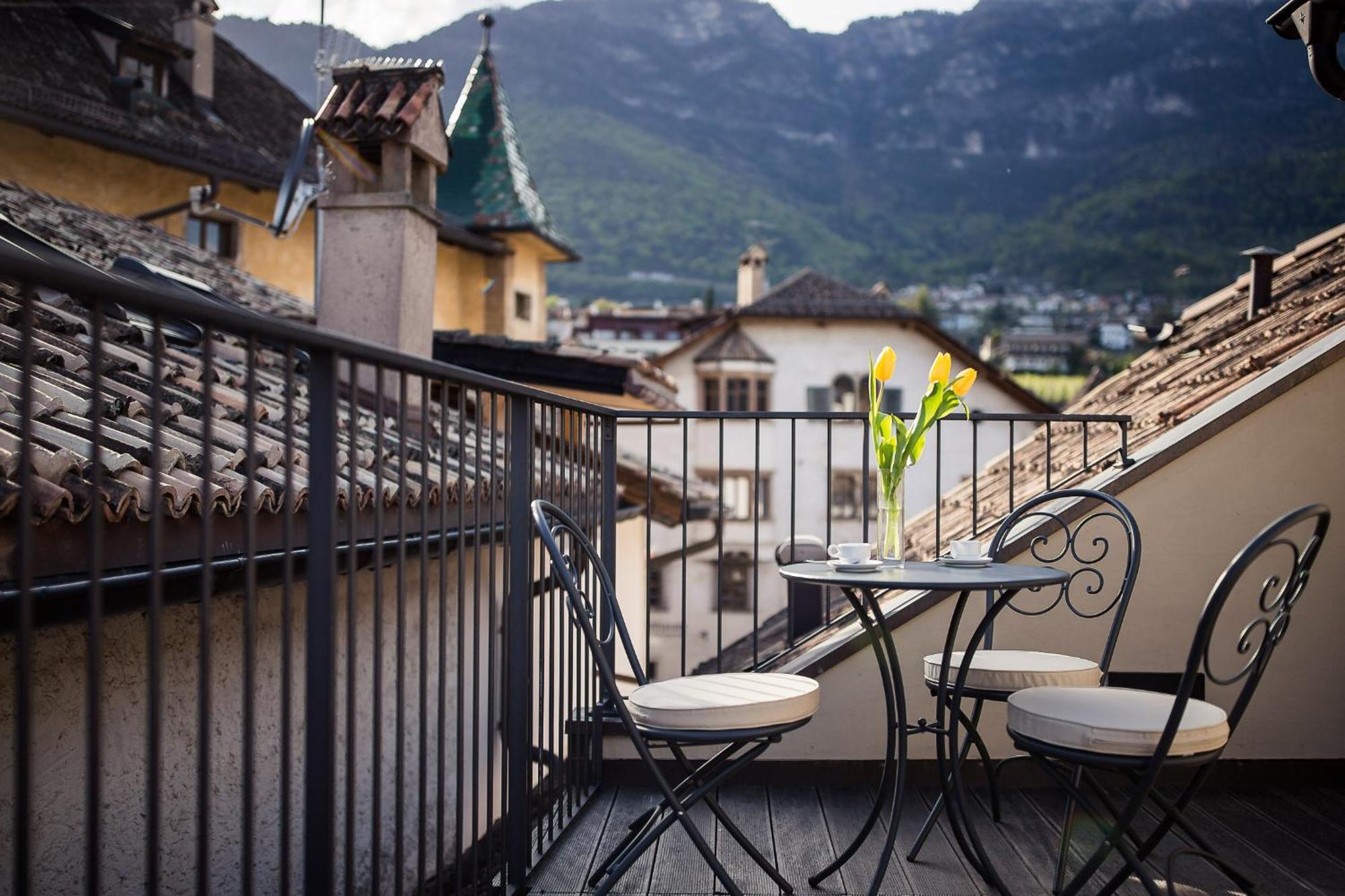 Romantik Hotel Jagdhof Caldaro Exterior foto